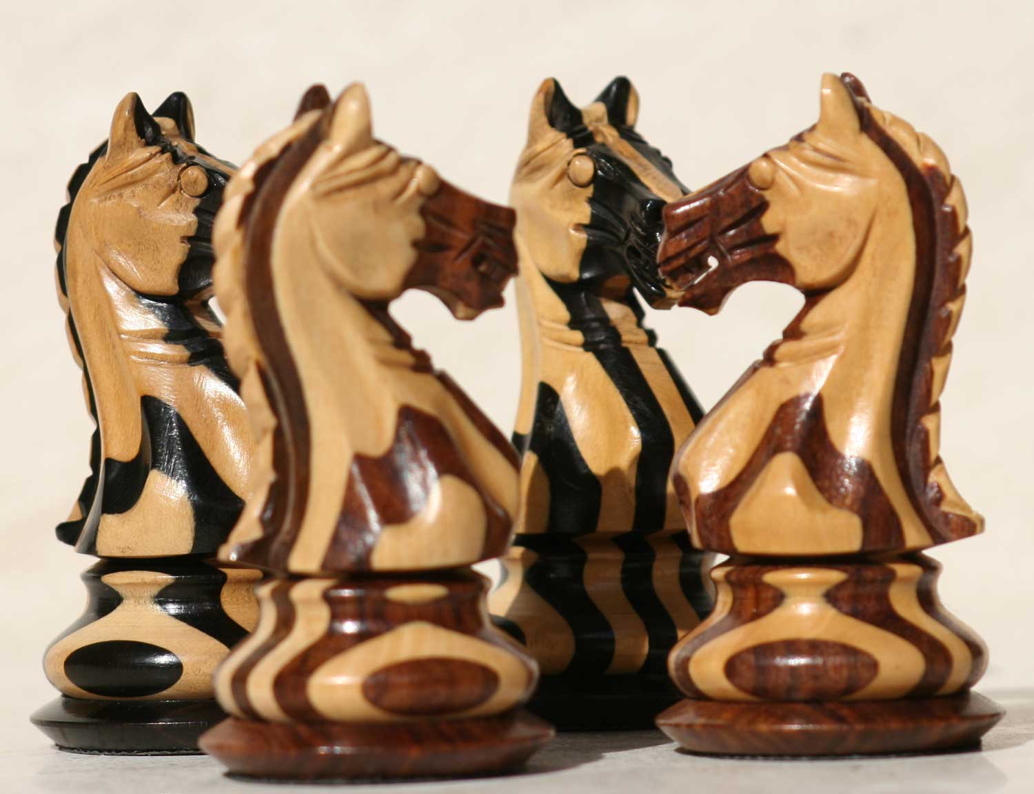 supreme-choco-chess-set-mixed-knights
